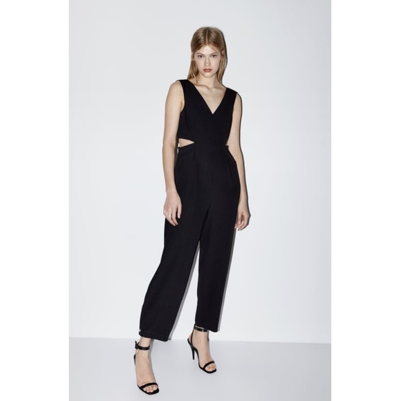 ZARA Cut Out Black Sleeveless Jumpsuit - Size Small - Picture 1 of 7